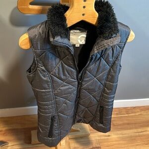Warehouseone outerwear puffer vest, black with faux fur around collar Med